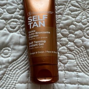 CLARINS. Self  tanner gel face & body